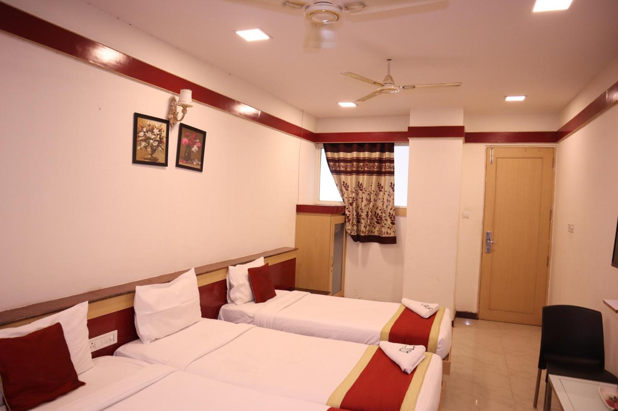 Sri Sai Ram Suites Bangalore Exteriör bild