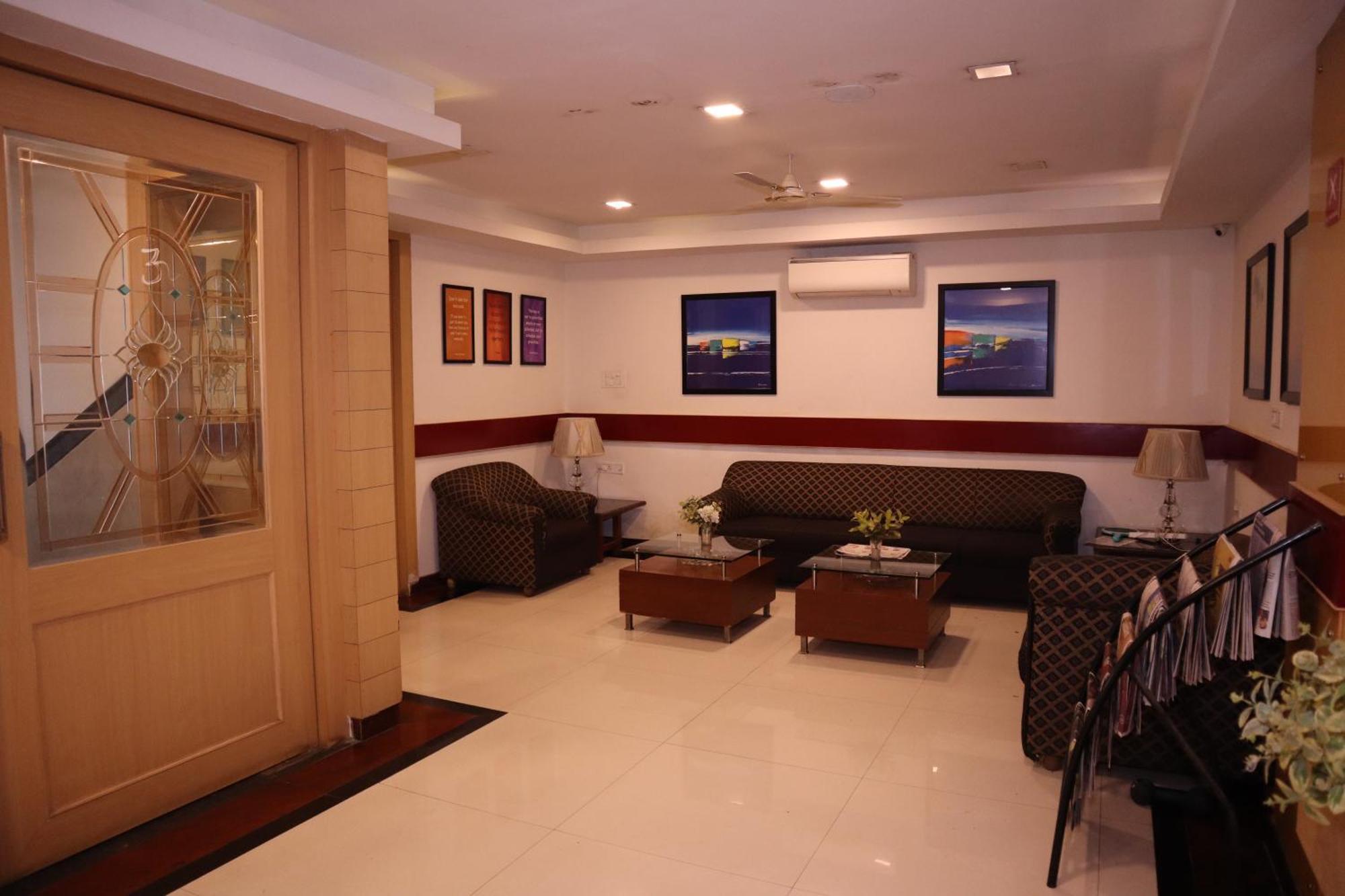 Sri Sai Ram Suites Bangalore Exteriör bild