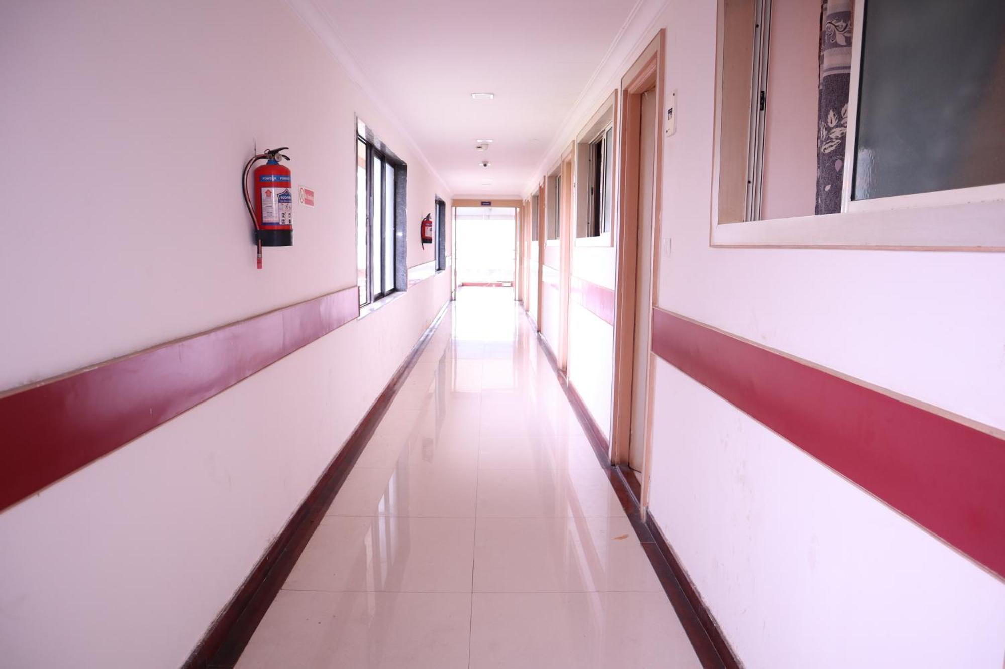 Sri Sai Ram Suites Bangalore Exteriör bild