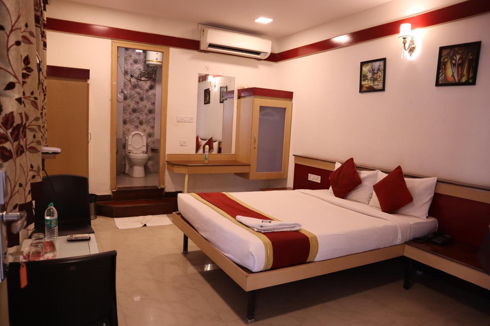 Sri Sai Ram Suites Bangalore Exteriör bild