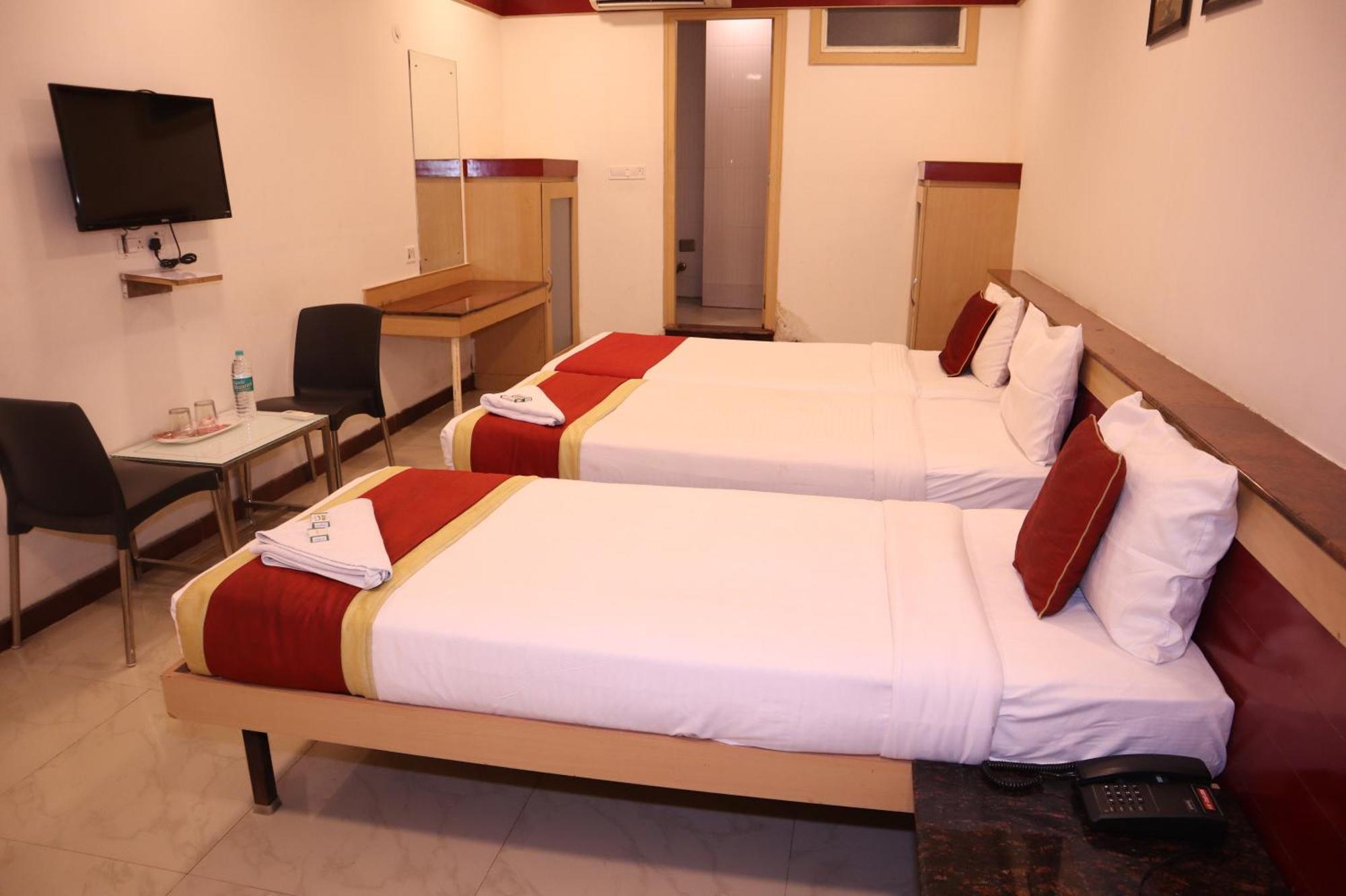 Sri Sai Ram Suites Bangalore Exteriör bild