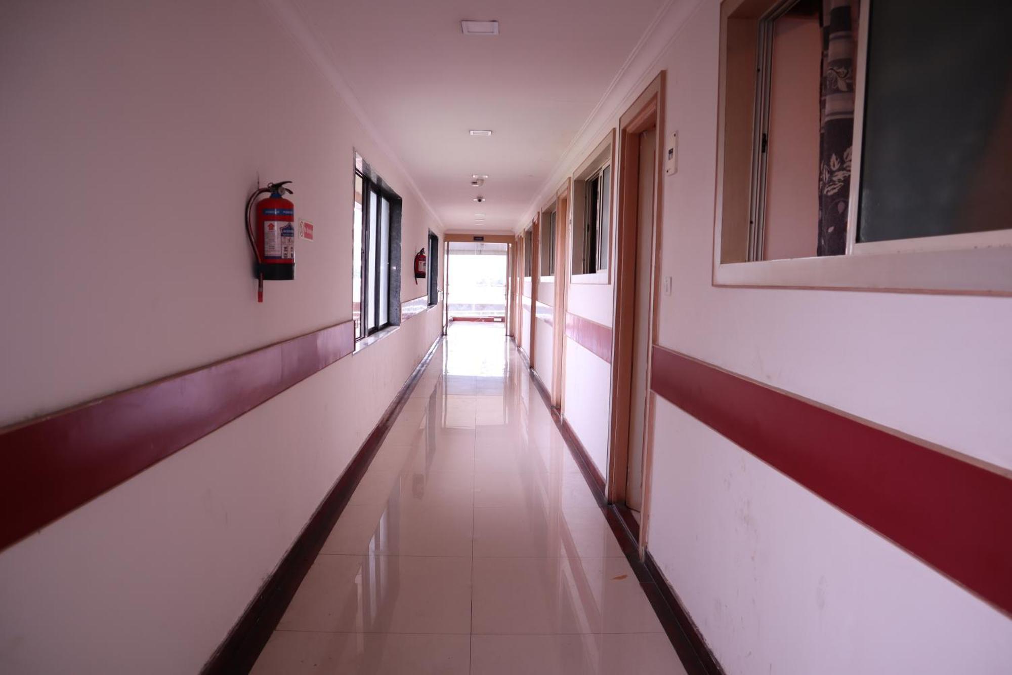Sri Sai Ram Suites Bangalore Exteriör bild