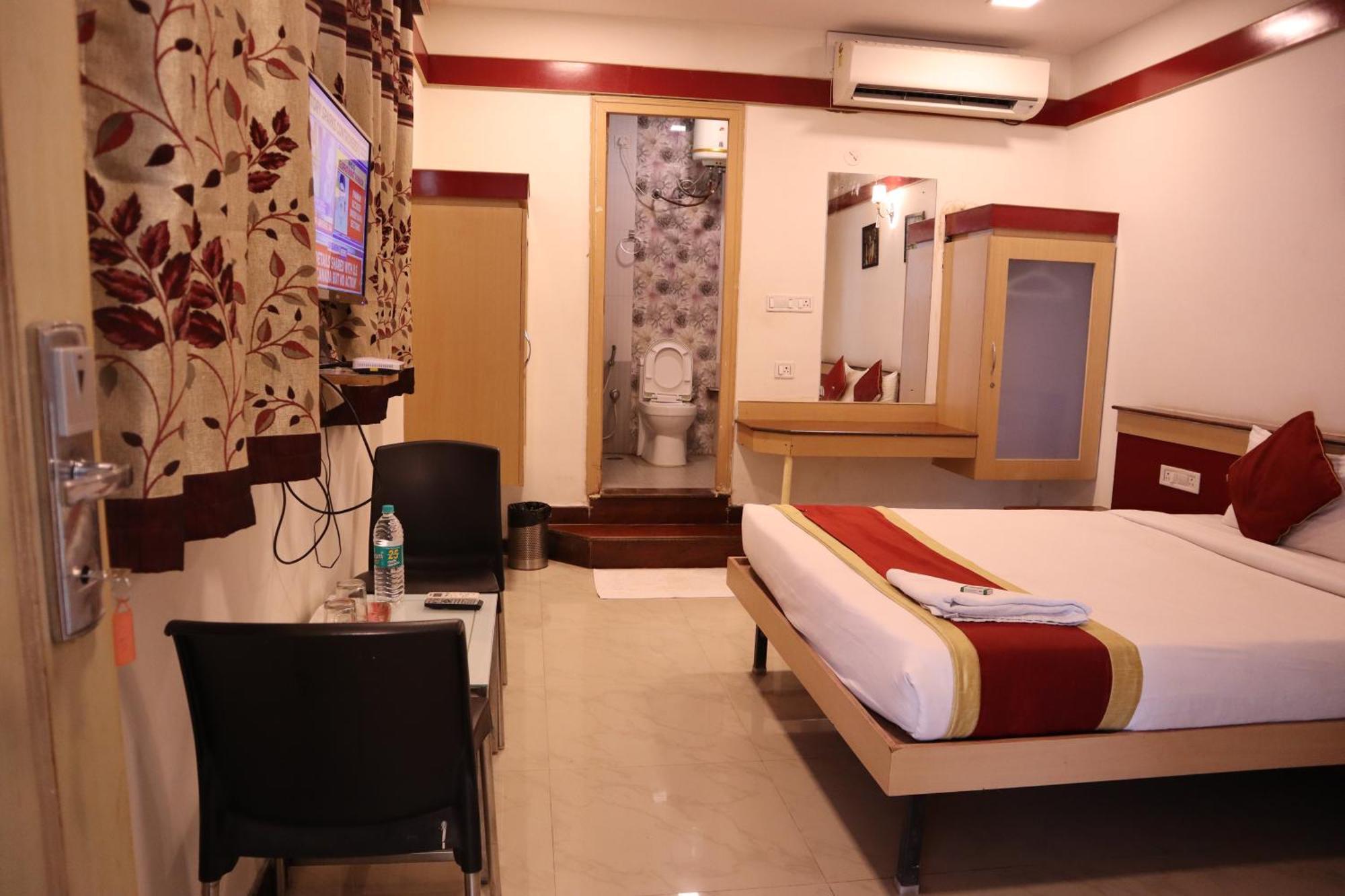 Sri Sai Ram Suites Bangalore Exteriör bild