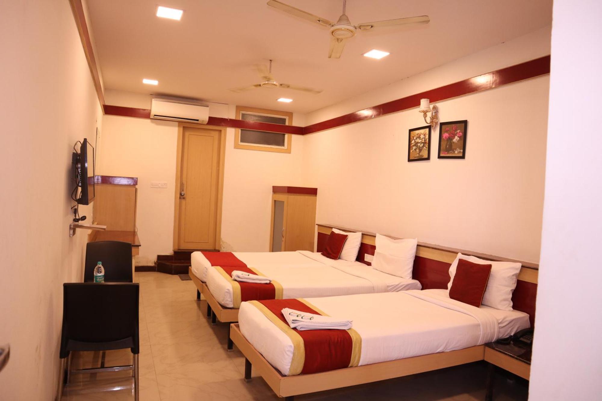 Sri Sai Ram Suites Bangalore Exteriör bild
