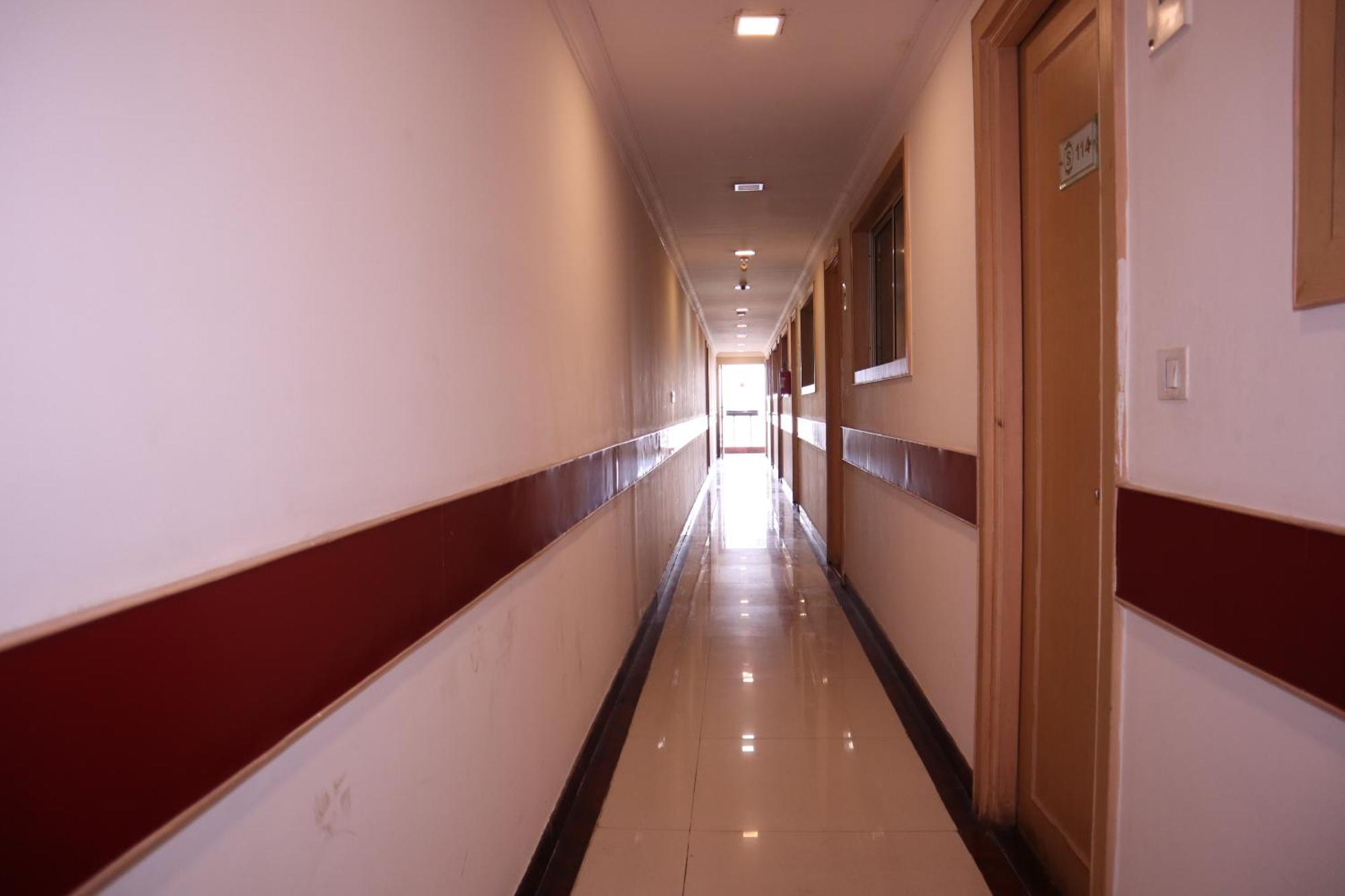 Sri Sai Ram Suites Bangalore Exteriör bild