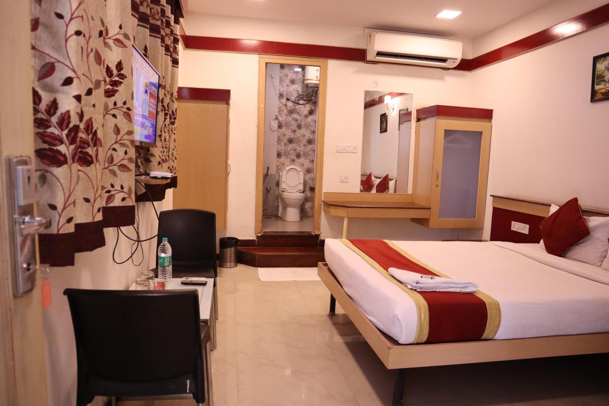 Sri Sai Ram Suites Bangalore Exteriör bild