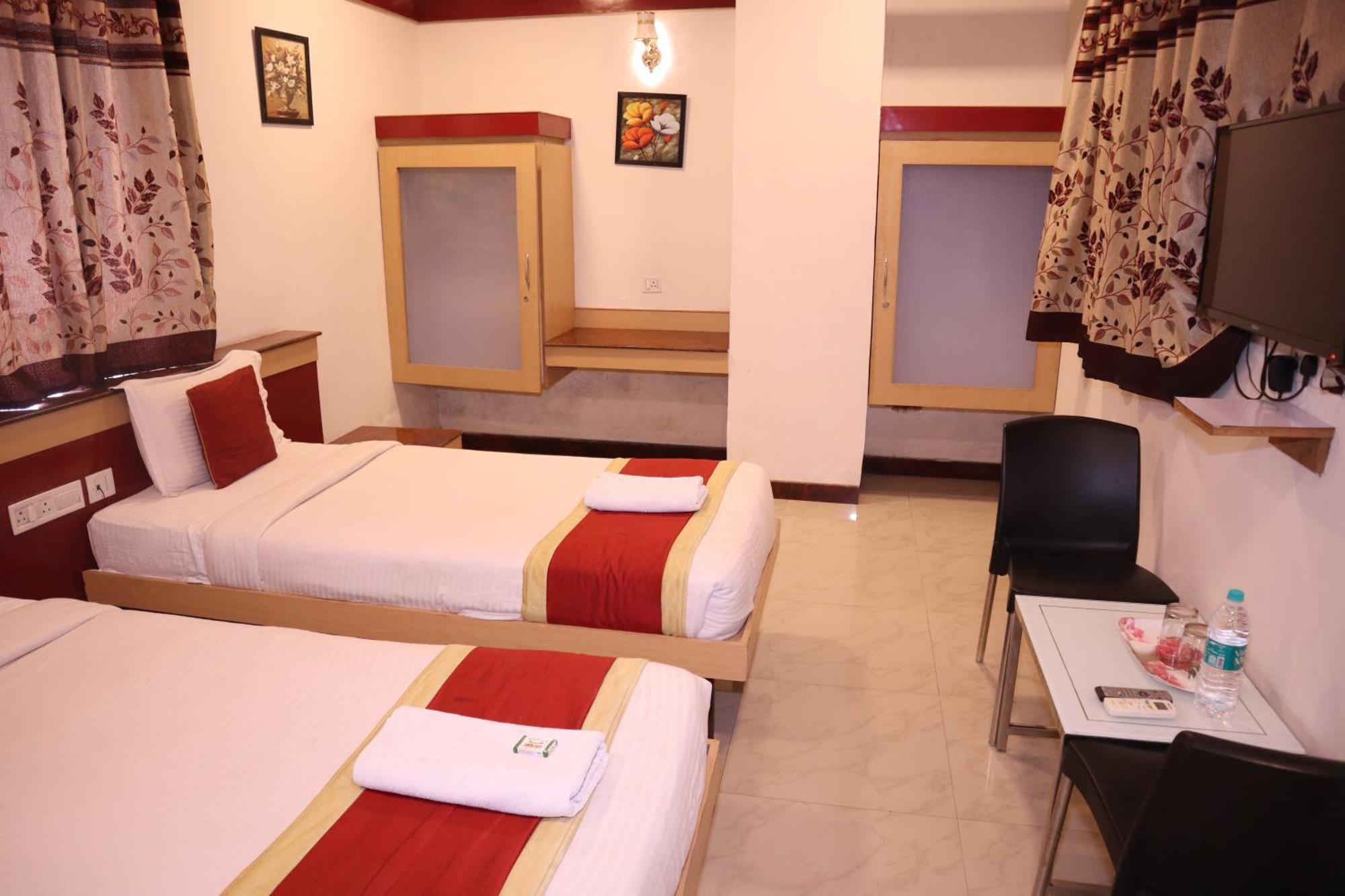 Sri Sai Ram Suites Bangalore Exteriör bild