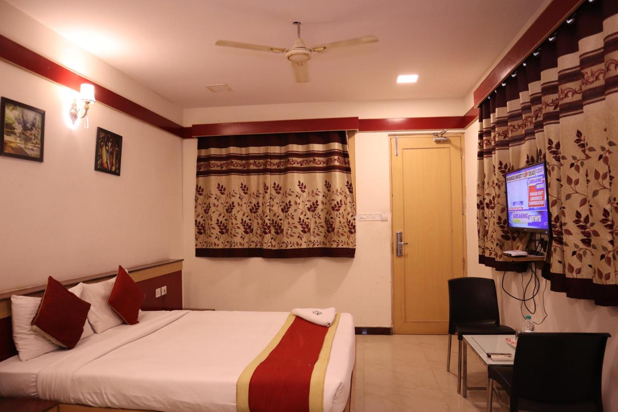 Sri Sai Ram Suites Bangalore Exteriör bild