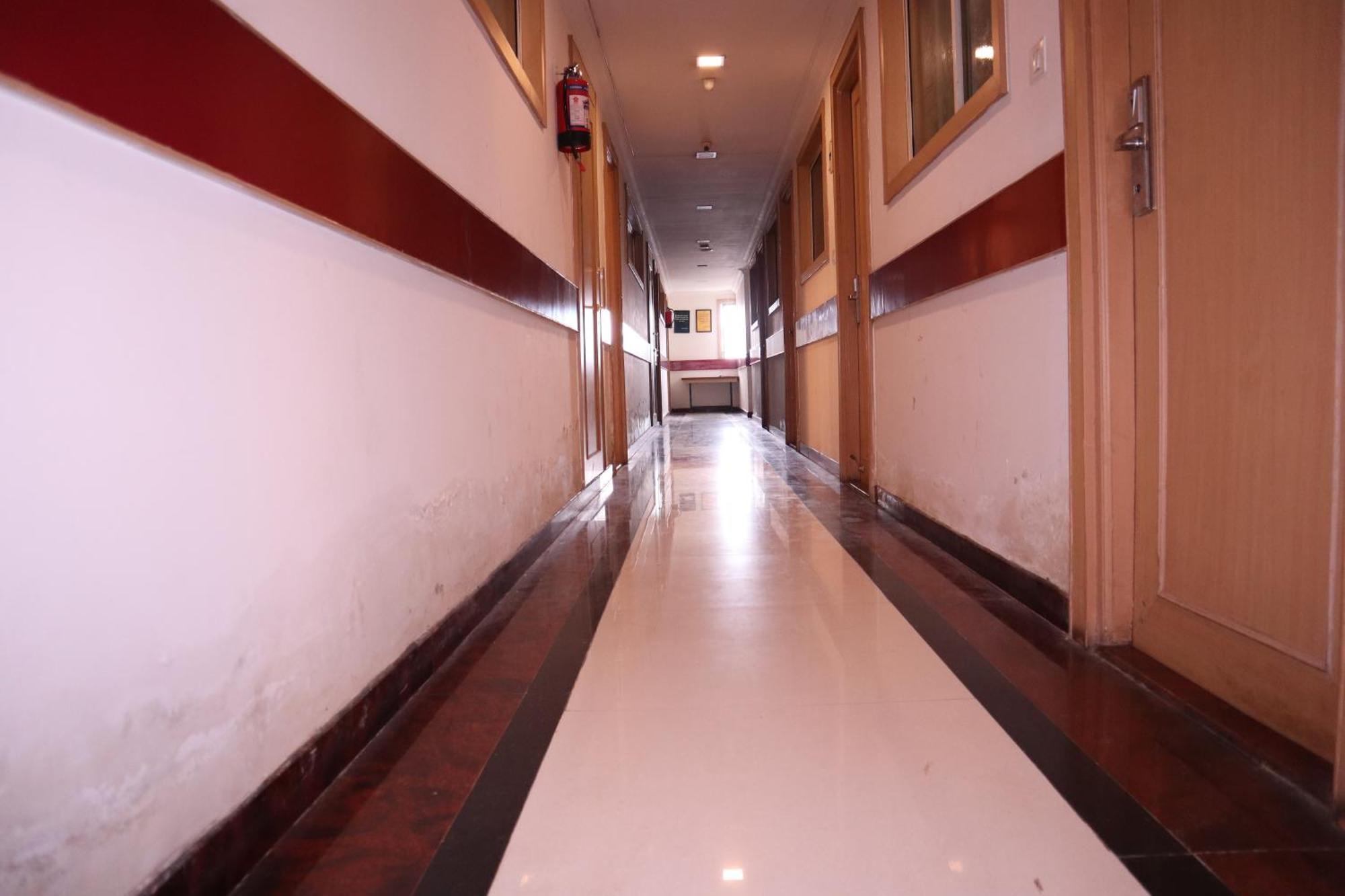 Sri Sai Ram Suites Bangalore Exteriör bild